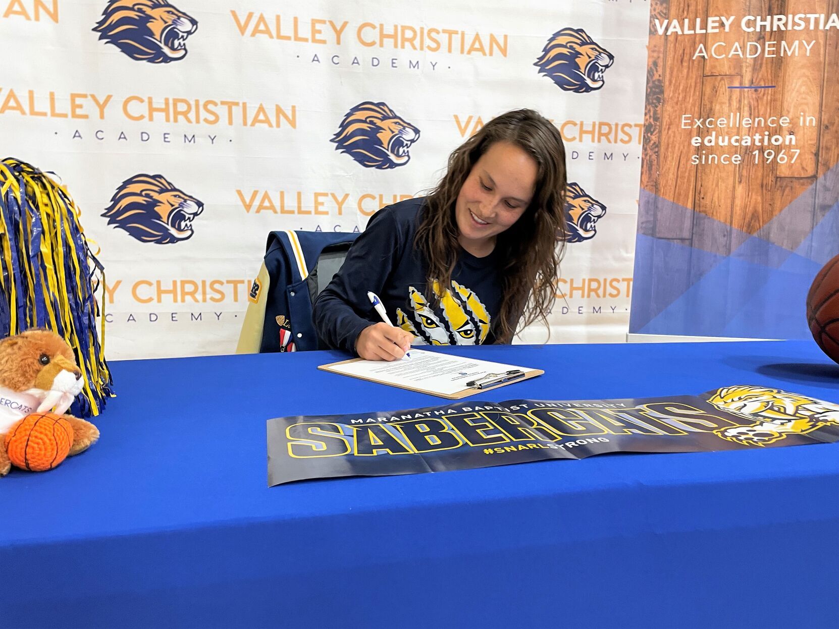 051122 Mikkelson Signs 05.jpg